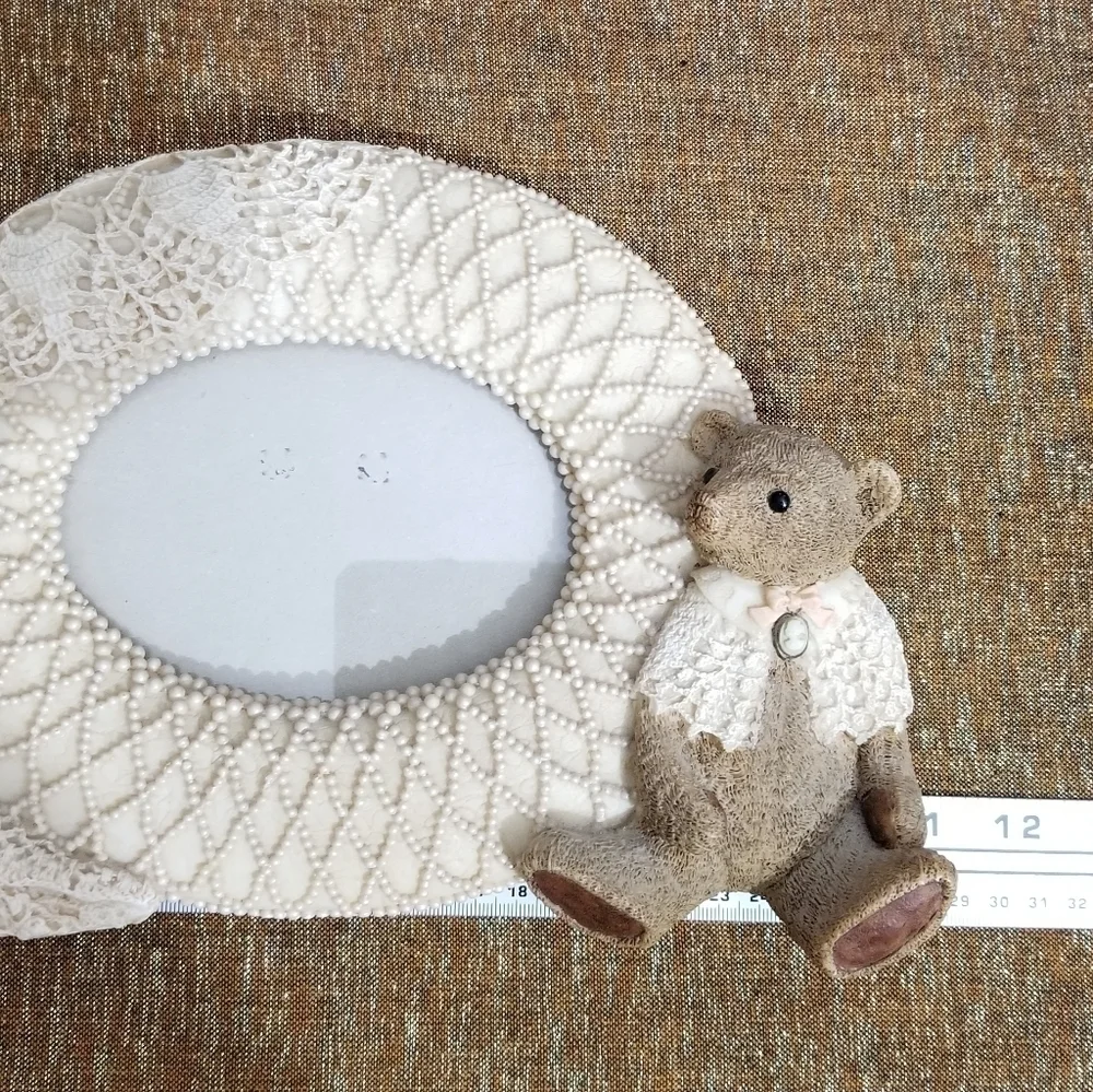 Vintage 1993 oval picture frame 